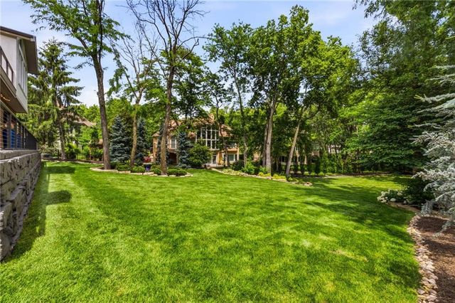 14107 Manor Road, Leawood, KS 66224