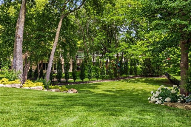 14107 Manor Road, Leawood, KS 66224