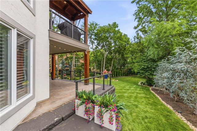14107 Manor Road, Leawood, KS 66224