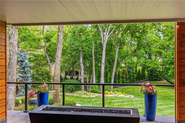 14107 Manor Road, Leawood, KS 66224