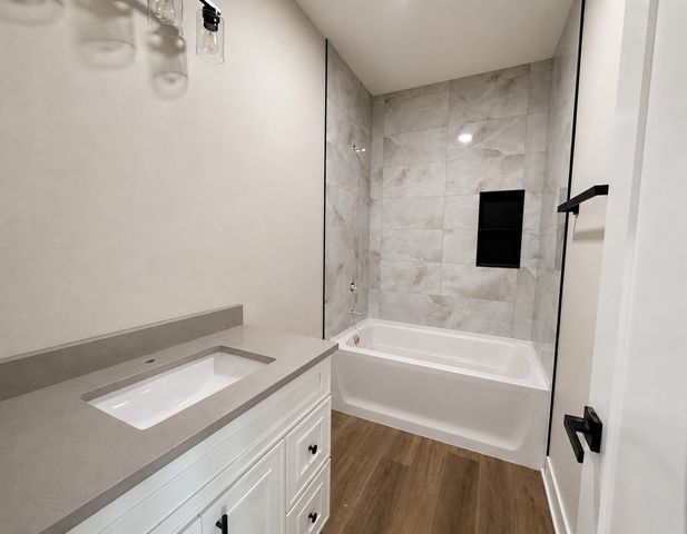 280 NW Copperleaf Court, Waukee, IA 50263