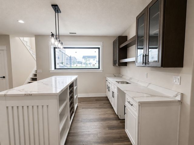 280 NW Copperleaf Court, Waukee, IA 50263