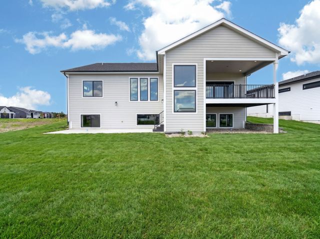280 NW Copperleaf Court, Waukee, IA 50263