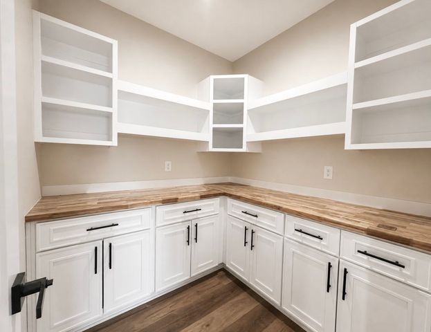 280 NW Copperleaf Court, Waukee, IA 50263