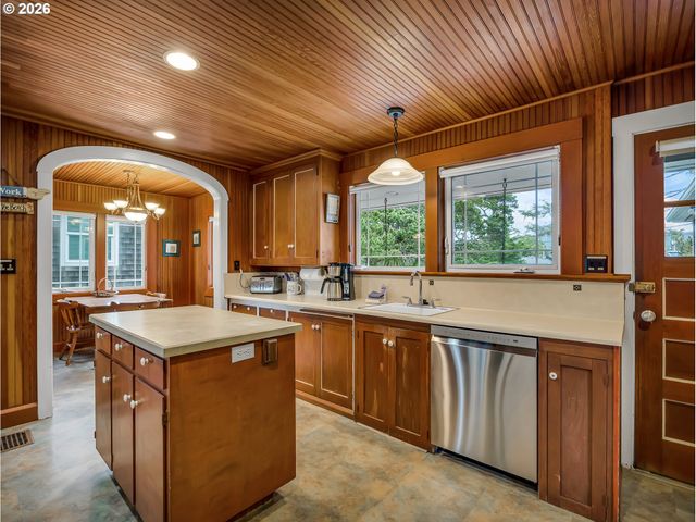1021 S PROM, Seaside, OR 97138
