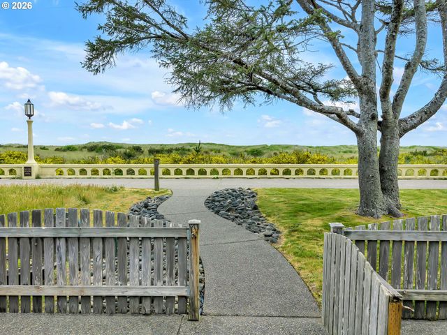 1021 S PROM, Seaside, OR 97138