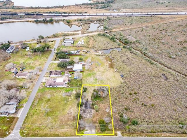 4811 Highway 6, Hitchcock, TX 77563