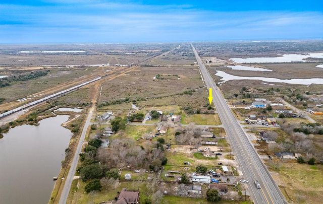 4811 Highway 6, Hitchcock, TX 77563