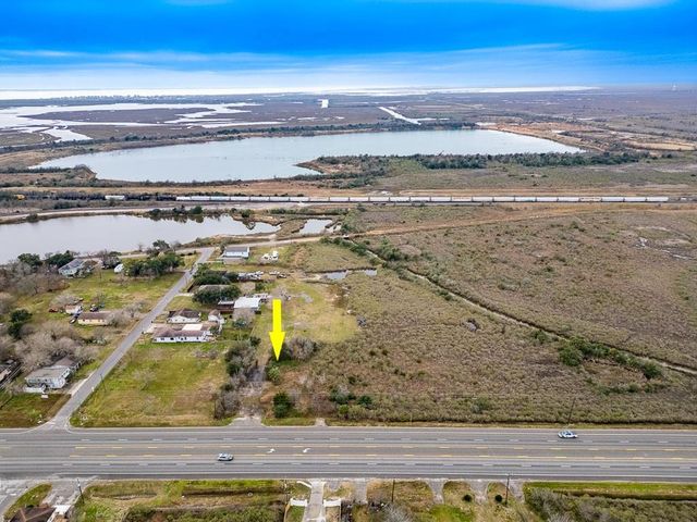 4811 Highway 6, Hitchcock, TX 77563