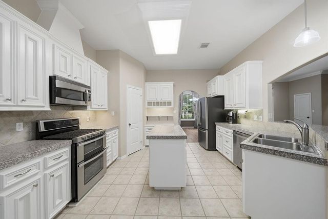 5803 Lotus Lane, Magnolia, TX 77354