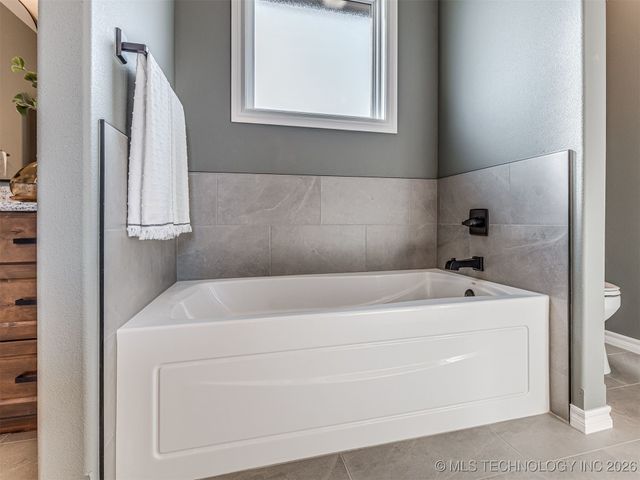 304 Barley Hill Road, Bartlesville, OK 74006