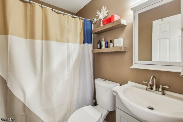 26 Acorn Dr, Vernon Twp., NJ 07422