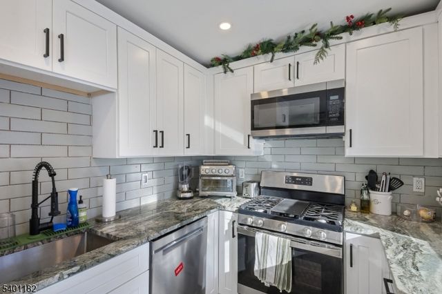 26 Acorn Dr, Vernon Twp., NJ 07422