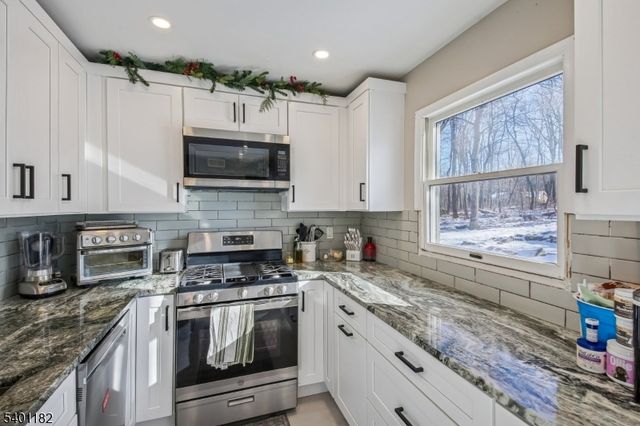 26 Acorn Dr, Vernon Twp., NJ 07422