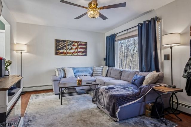 26 Acorn Dr, Vernon Twp., NJ 07422