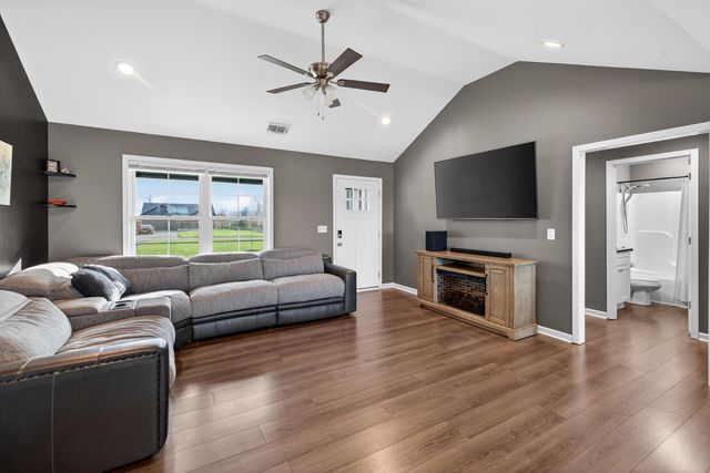 207 Dean Drive, Harrodsburg, KY 40330