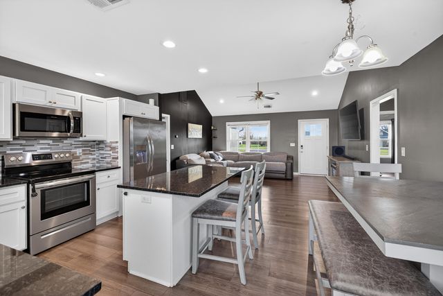 207 Dean Drive, Harrodsburg, KY 40330