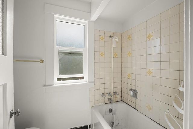 320324 Athol Avenue, Oakland, CA 94606