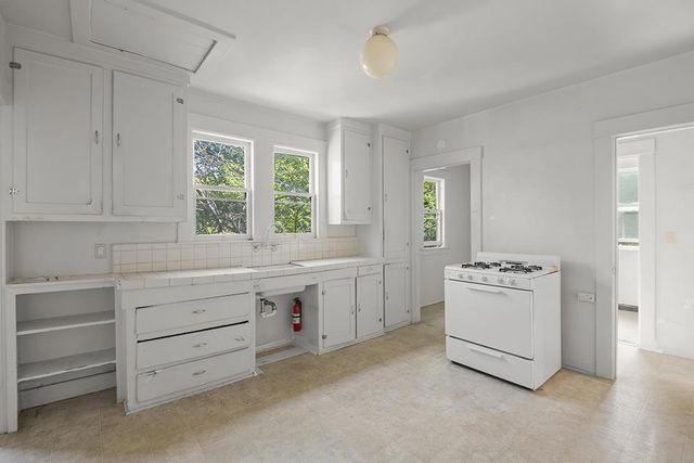 320324 Athol Avenue, Oakland, CA 94606