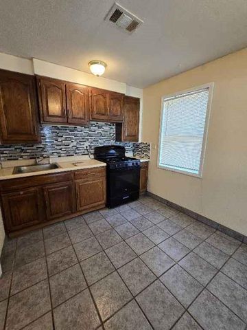 5213 Locust Terrace, Kansas City, KS 66106