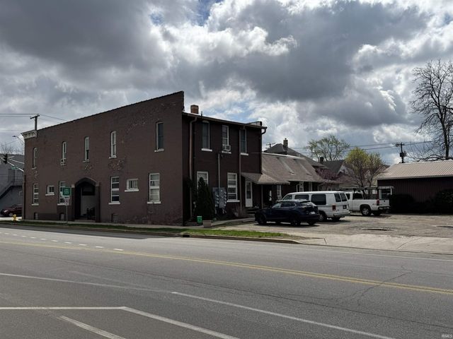 701 W Beardsley Avenue, Elkhart, IN 46514