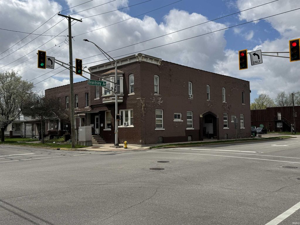701 W Beardsley Avenue, Elkhart, IN 46514