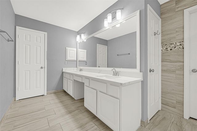 12902 Chalfield Circle, Houston, TX 77044