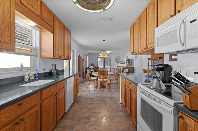 965 AVALON AVENUE, The Villages, FL 32159