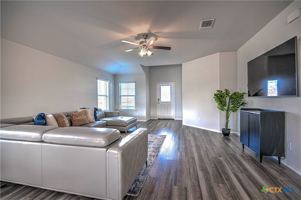 Image 8 of property listing at 2415 Corradino Street, Harker Heights, TX 76548