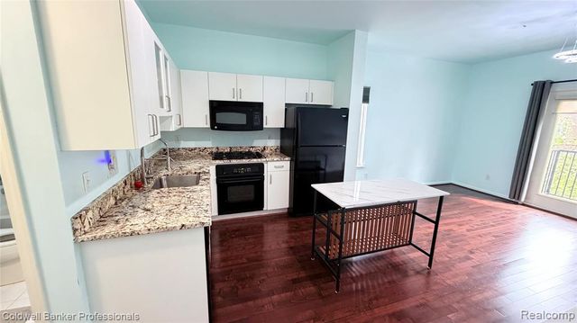 283 E Palmer Street, Detroit, MI 48202