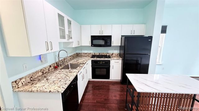 283 E Palmer Street, Detroit, MI 48202