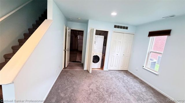 283 E Palmer Street, Detroit, MI 48202