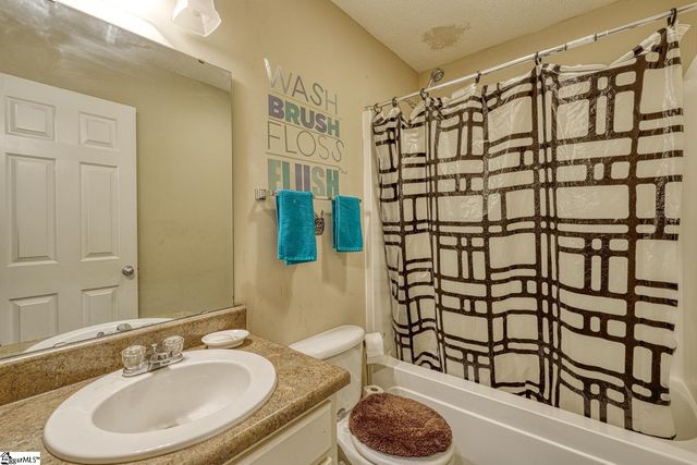 393 Split Oak Lane, Inman, SC 29349