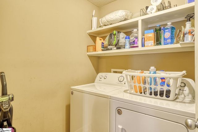 393 Split Oak Lane, Inman, SC 29349