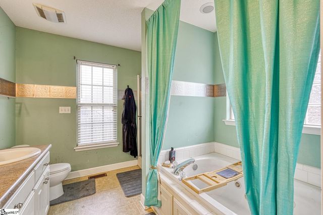 393 Split Oak Lane, Inman, SC 29349