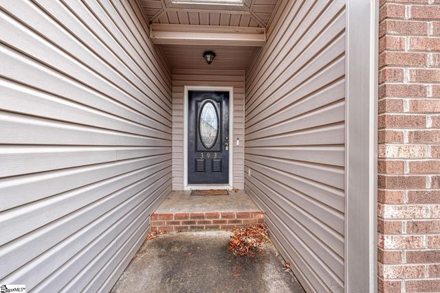 393 Split Oak Lane, Inman, SC 29349