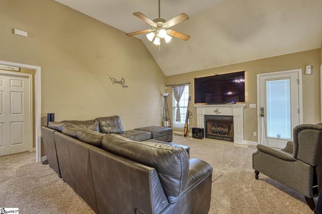 393 Split Oak Lane, Inman, SC 29349