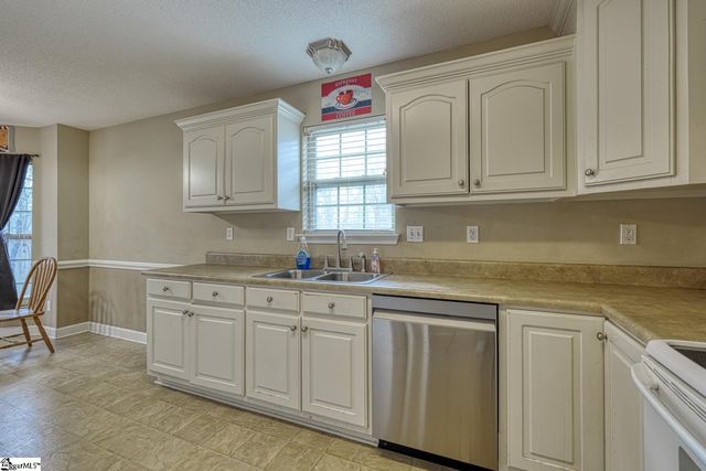 393 Split Oak Lane, Inman, SC 29349