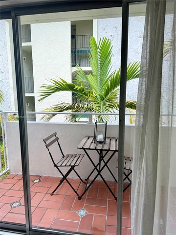 1235 Mariposa Avenue 7, Coral Gables, FL 33146