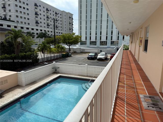 1235 Mariposa Avenue 7, Coral Gables, FL 33146