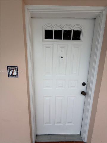 1235 Mariposa Avenue 7, Coral Gables, FL 33146