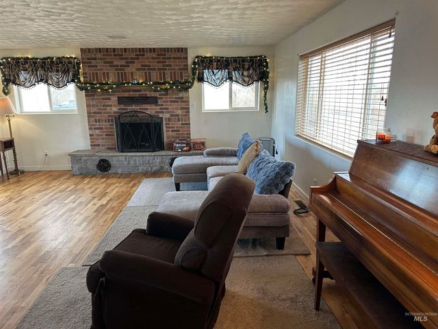 2333 Berglund Rd, Emmett, ID 83617