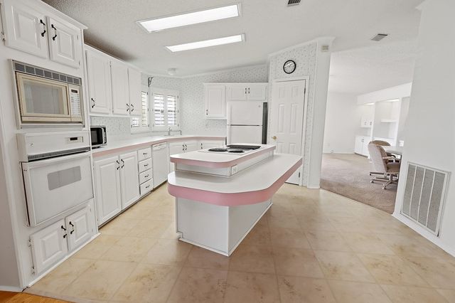 1105 Navajo Drive, Sebastian, FL 32976