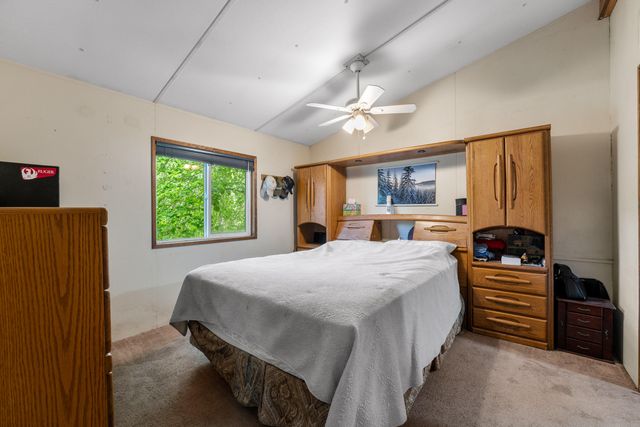 749 Plumtree Lane, Grants Pass, OR 97526