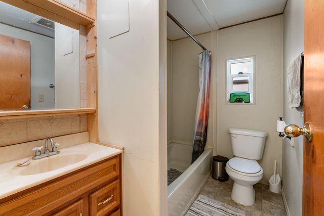 749 Plumtree Lane, Grants Pass, OR 97526