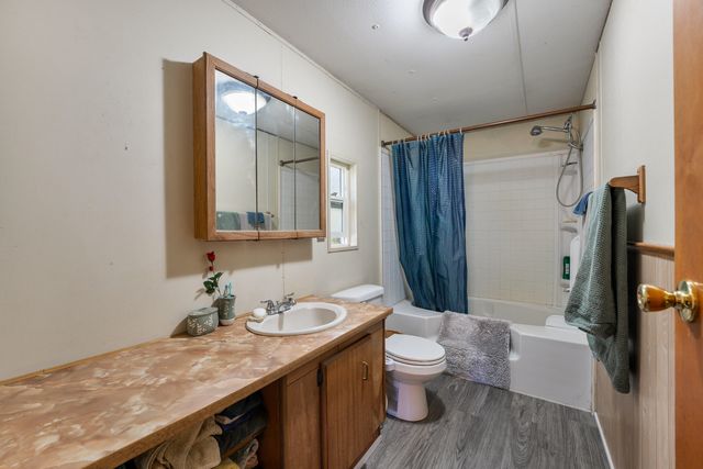 749 Plumtree Lane, Grants Pass, OR 97526