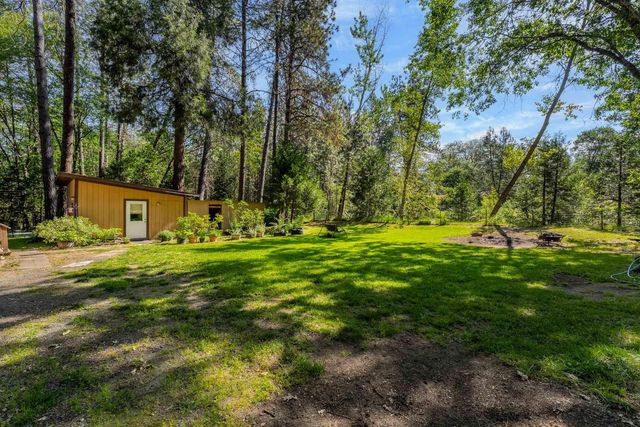 749 Plumtree Lane, Grants Pass, OR 97526