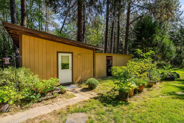 749 Plumtree Lane, Grants Pass, OR 97526