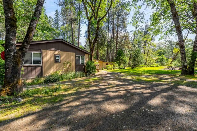 749 Plumtree Lane, Grants Pass, OR 97526