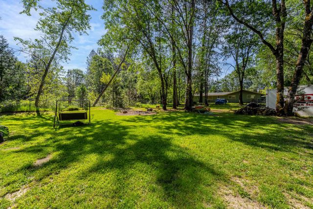 749 Plumtree Lane, Grants Pass, OR 97526